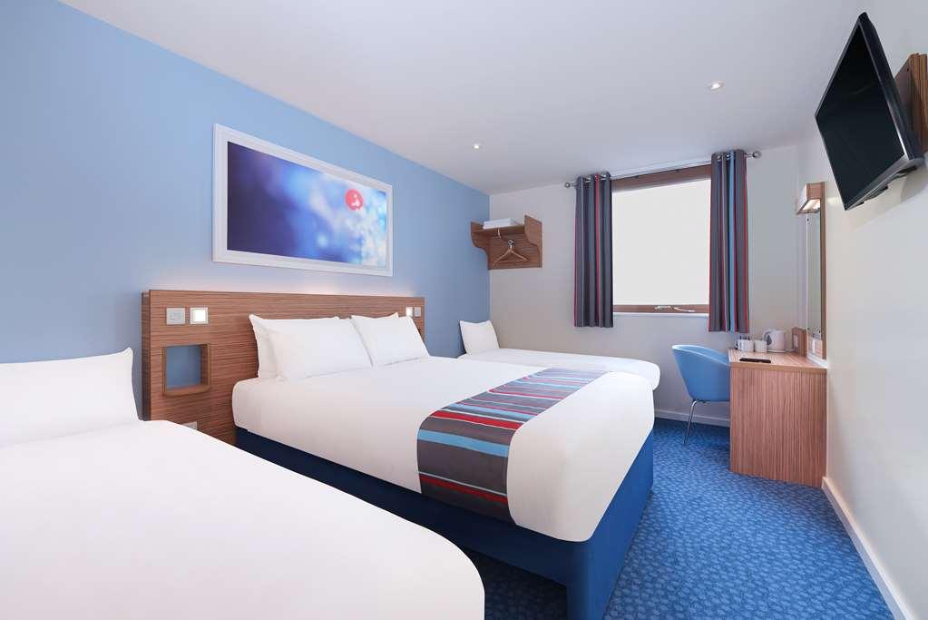 Travelodge Bath Waterside Quarto foto
