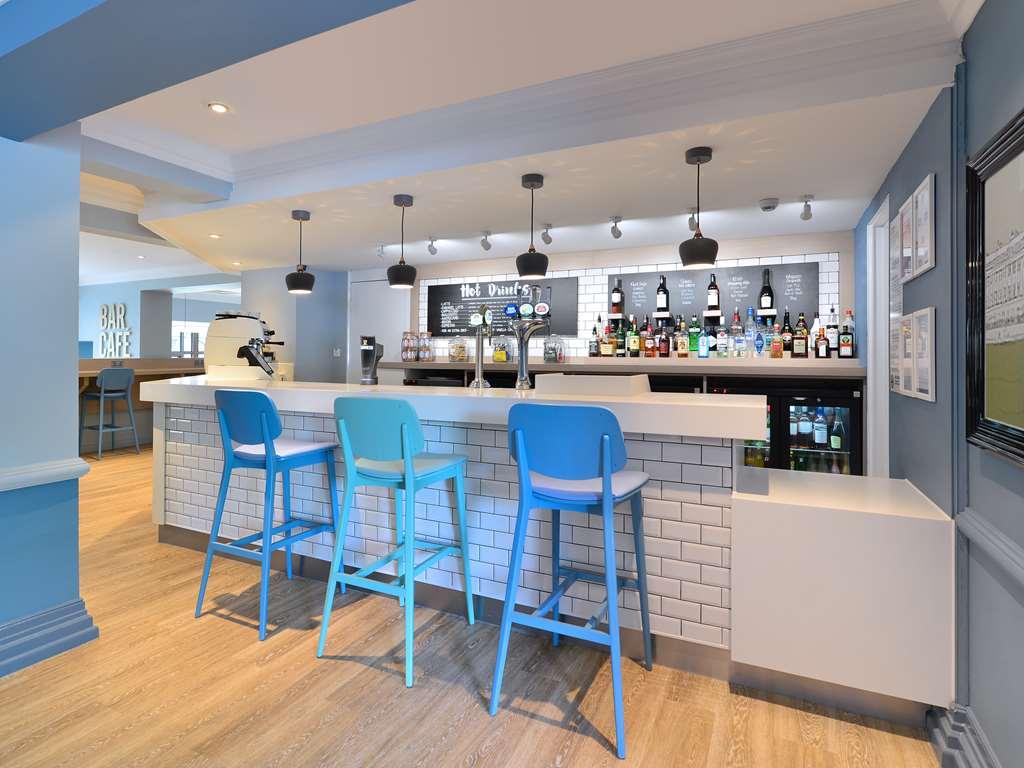Travelodge Bath Waterside Restaurante foto