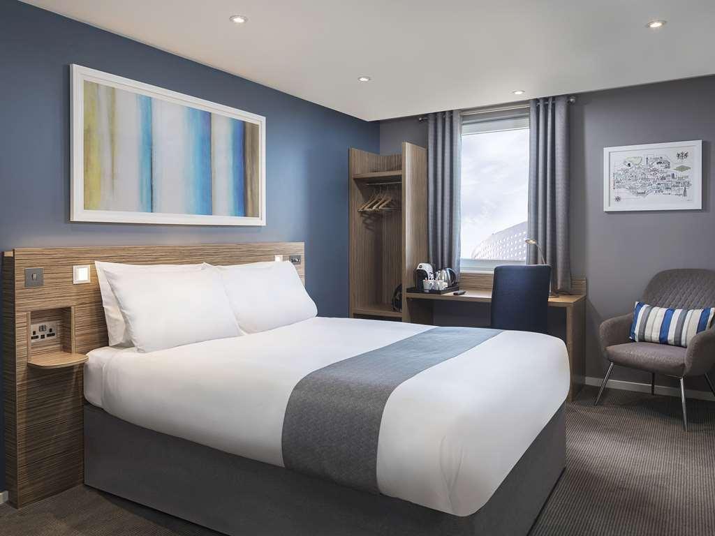 Travelodge Bath Waterside Quarto foto