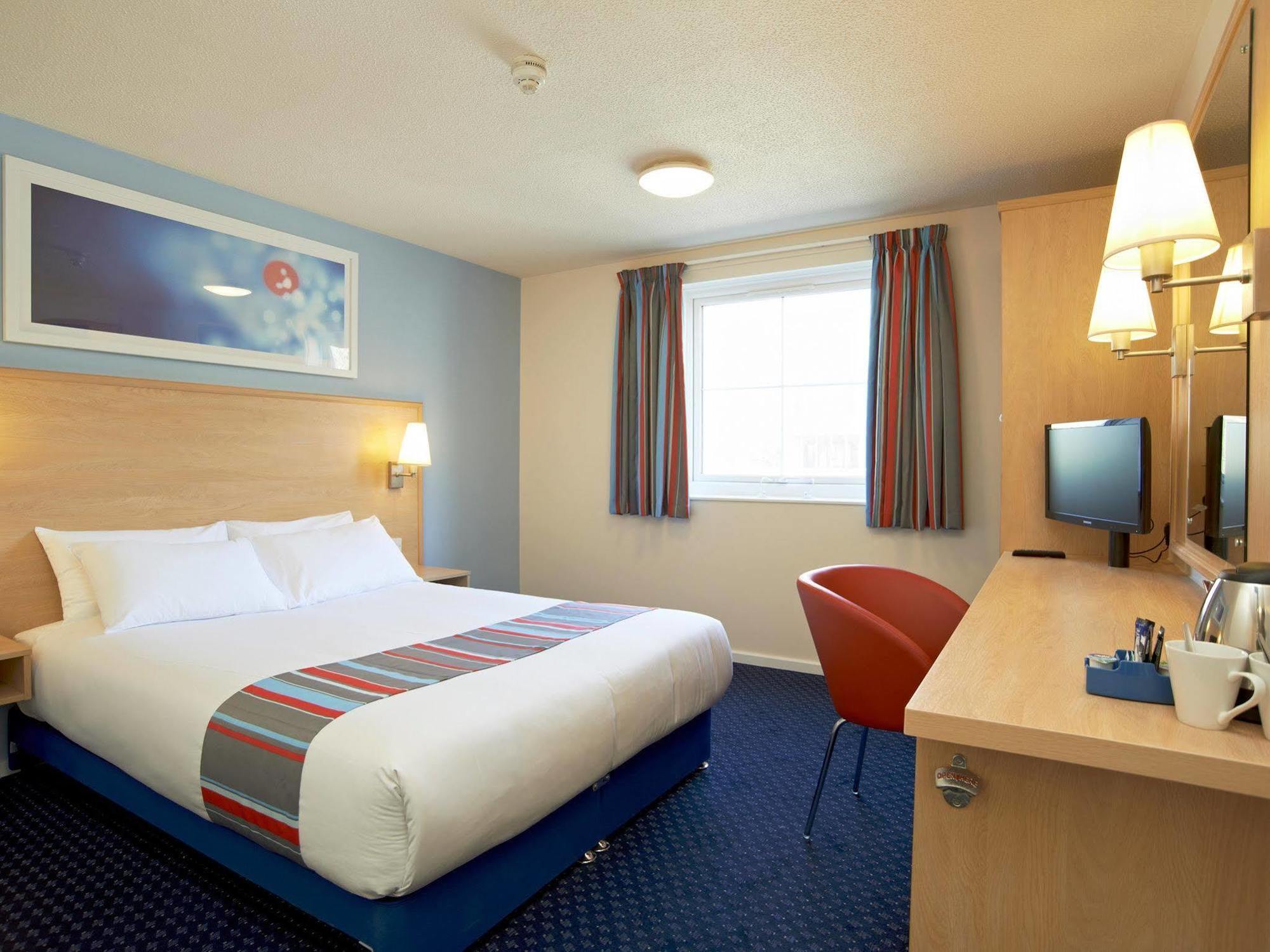 Travelodge Bath Waterside Exterior foto
