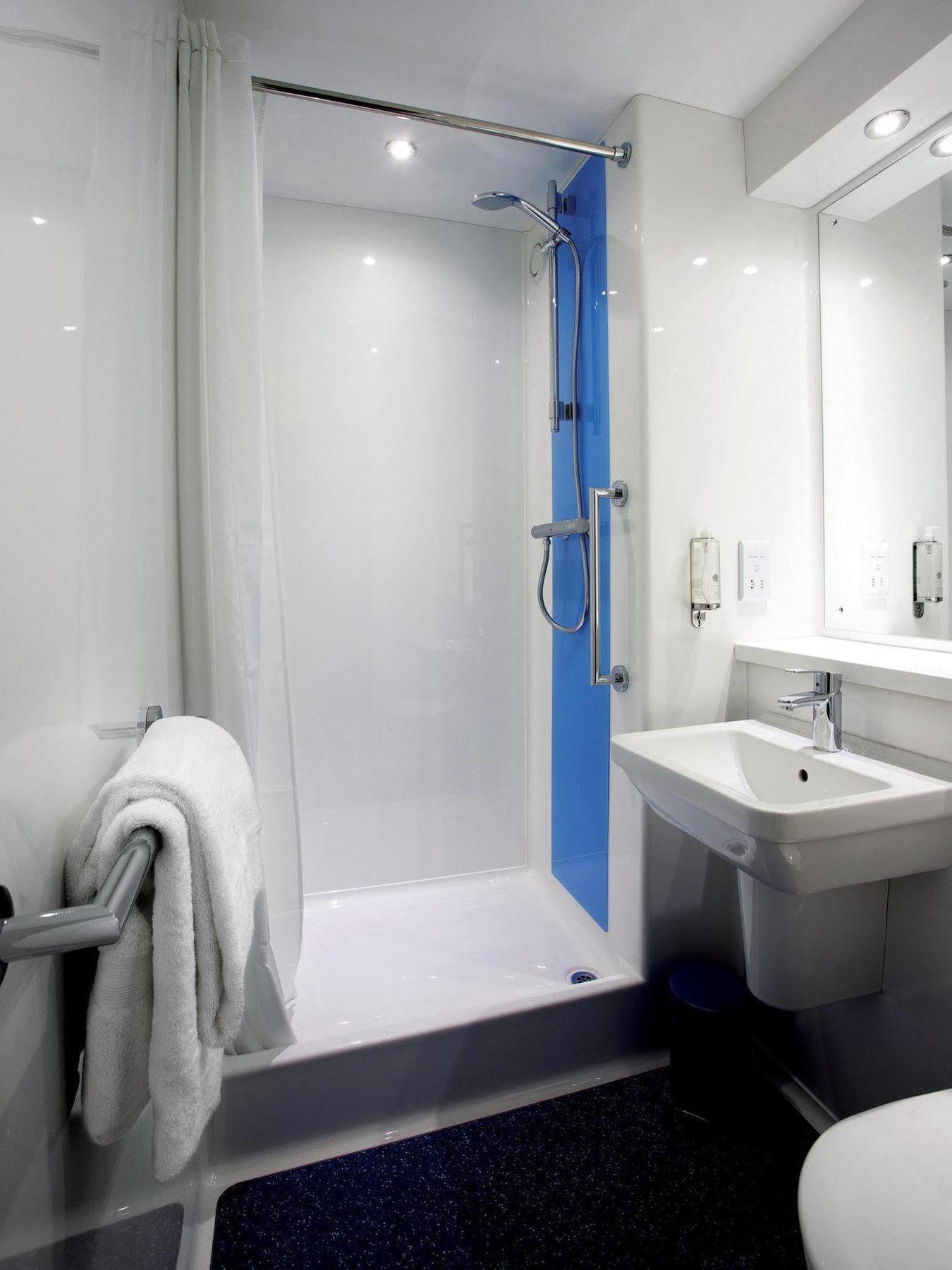Travelodge Bath Waterside Exterior foto